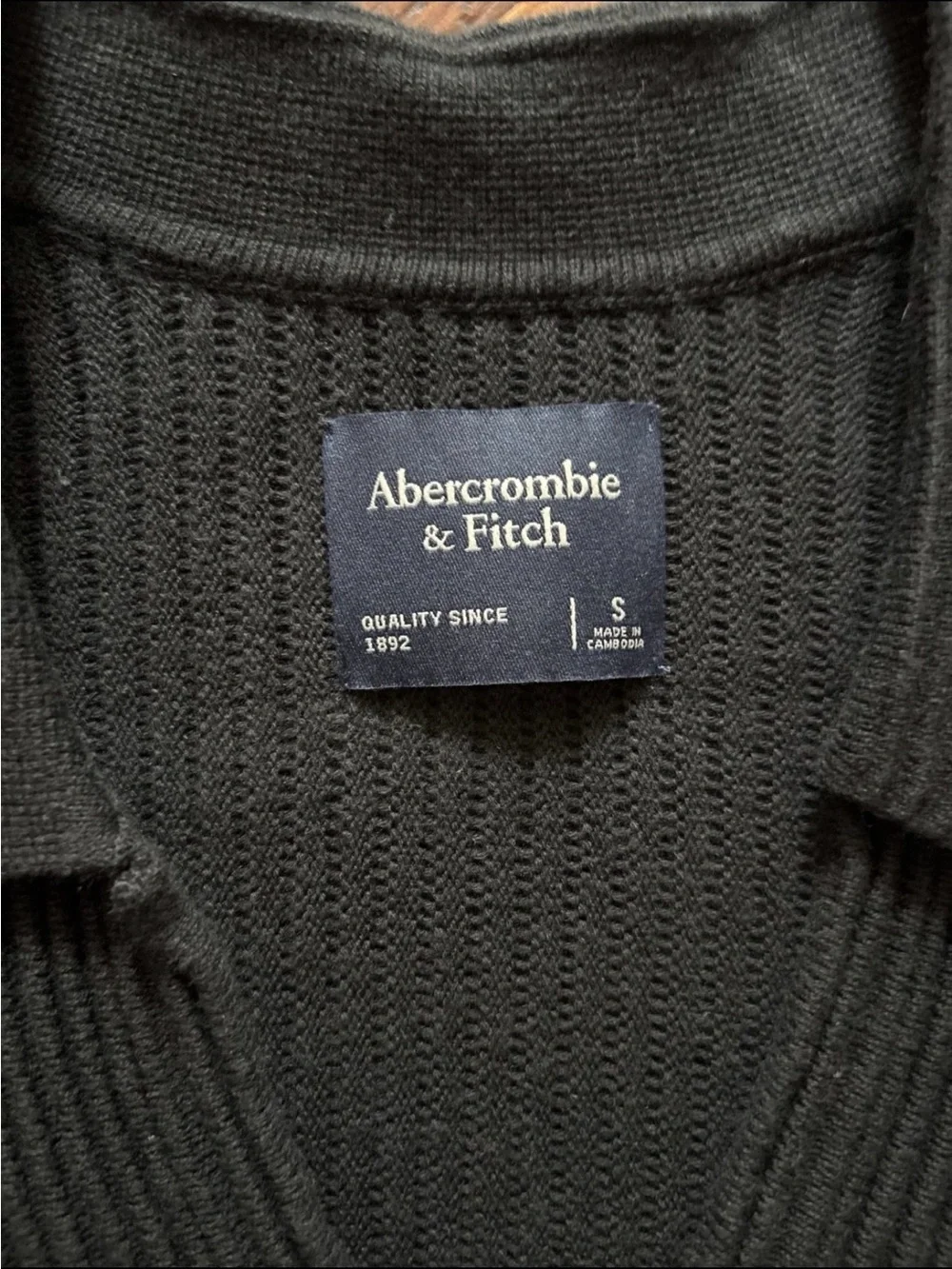 Abercrombie & Fitch Men’s Plisse Johnny Collar
